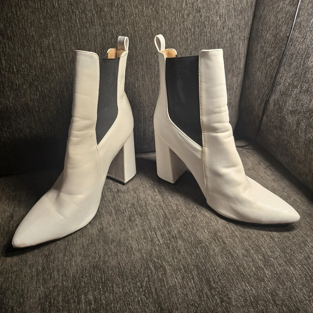 Chase + Chloe White Pointed Toe Block Heel Chelsea Ankle Boots Womens 8.5 DEBI-1